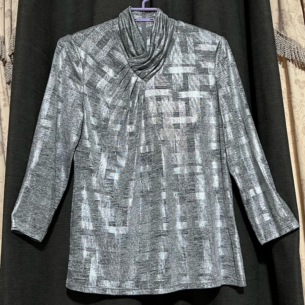 NWOT. CALVIN KLEIN TOP